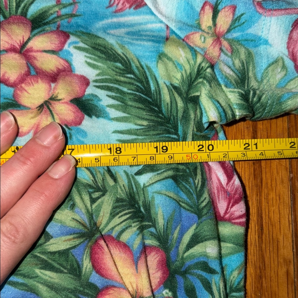Beautiful and Vibrant Bonworth Flamingo and Floral Blouse Medium Petite - Picture 6 of 6